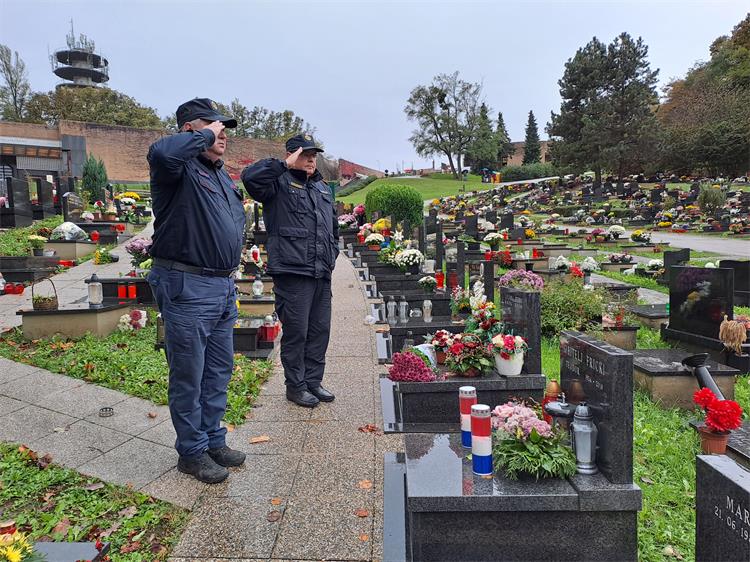 Slika /slike/Izaslanstvo HVZ-krematorij-2.jpg